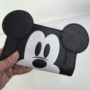 Disney Mickey Mouse 3D Wallet Wristlet Cell Phone Credit Cards Money Hand Zip
